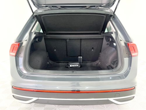 Comprar VOLKSWAGEN TIGUAN Urban Sport 1.5 TSI 110 kW (150 CV) 2022 de segunda mano VOLKSWAGEN TIGUAN Urban Sport 1.5 TSI 110 kW (150 CV) 2022 de segunda mano