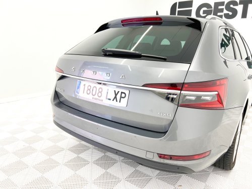 SKODA SUPERB 2.0 TDI Style 4x4 DSG 147 kW (200 CV) 2022 de segunda mano