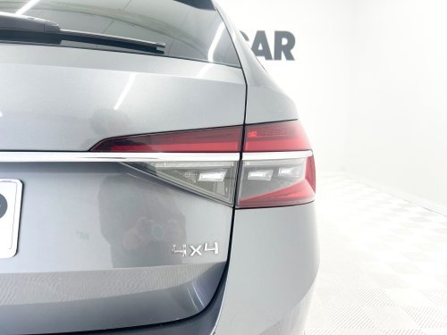 SKODA SUPERB 2.0 TDI Style 4x4 DSG 147 kW (200 CV) 2022 de segunda mano