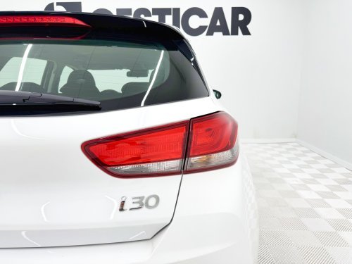 HYUNDAI I30 1.5 DPI KLASS SLX 2024 de segunda mano
