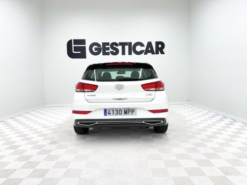 HYUNDAI I30 1.5 DPI KLASS SLX 2024 de segunda mano