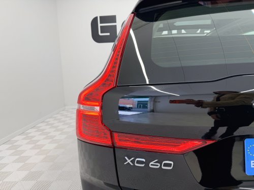 Comprar VOLVO XC60 T6 Recharge Plus Dark AWD Auto 257 kW (350 CV) 2022 de segunda mano VOLVO XC60 T6 Recharge Plus Dark AWD Auto 257 kW (350 CV) 2022 de segunda mano