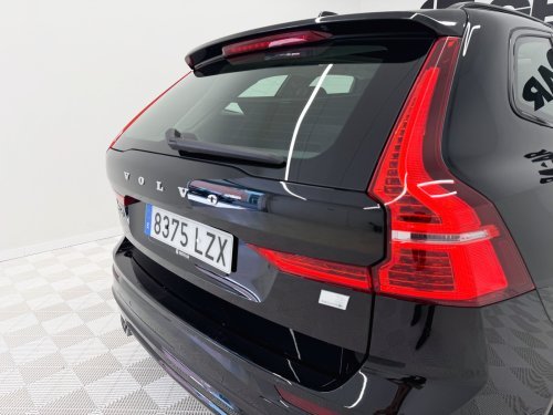 Comprar VOLVO XC60 T6 Recharge Plus Dark AWD Auto 257 kW (350 CV) 2022 de segunda mano VOLVO XC60 T6 Recharge Plus Dark AWD Auto 257 kW (350 CV) 2022 de segunda mano