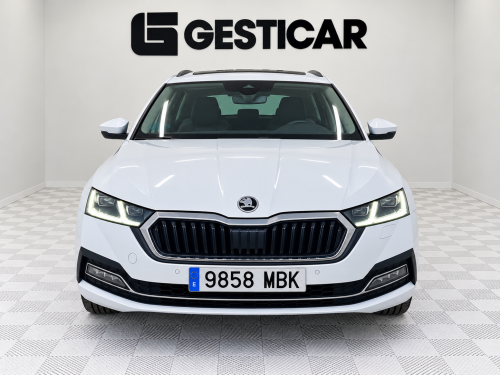 SKODA OCTAVIA 2.0 TDI DSG STYLE 2022 de segunda mano