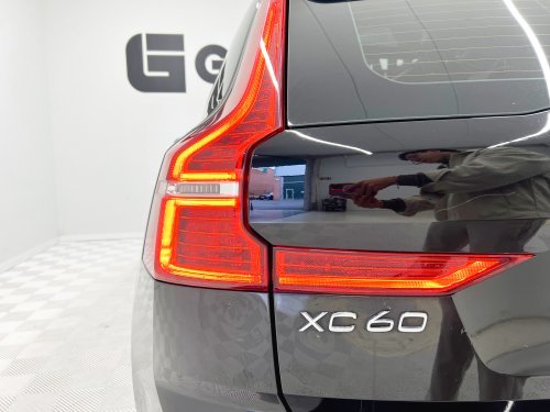 Comprar VOLVO XC60 T6 Recharge Plus Dark AWD Auto 257 kW (350 CV) 2022 de segunda mano VOLVO XC60 T6 Recharge Plus Dark AWD Auto 257 kW (350 CV) 2022 de segunda mano