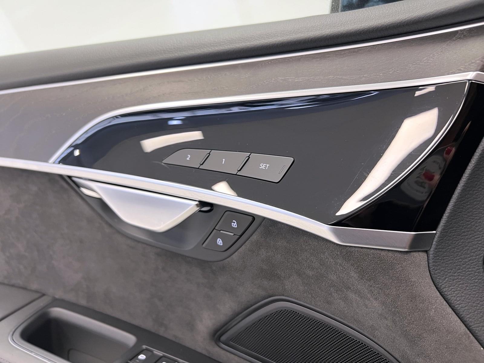 AUDI A8 L 60 TFSIE QUATTRO TIPTRONIC 29 