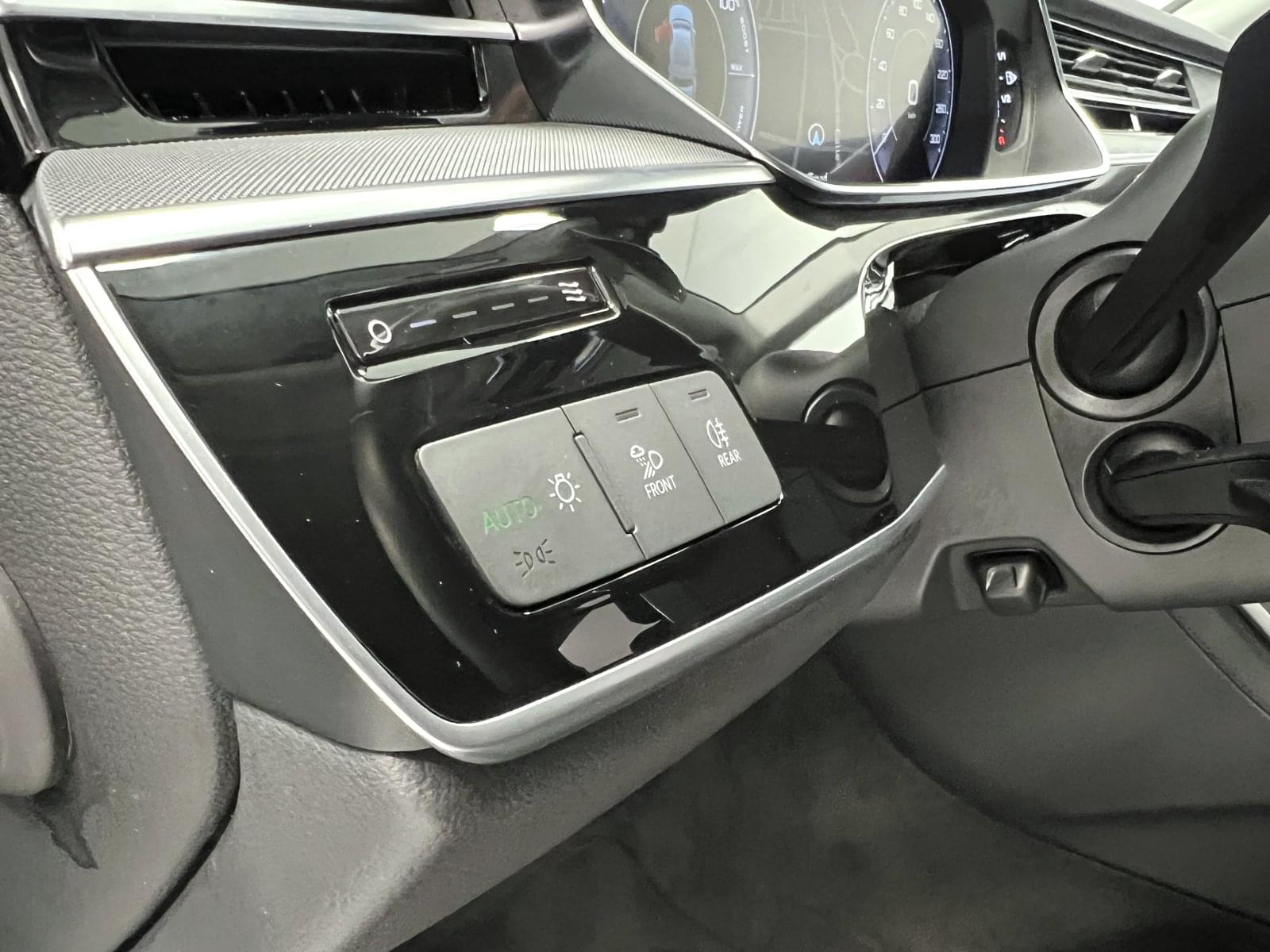 AUDI A8 L 60 TFSIE QUATTRO TIPTRONIC 31 