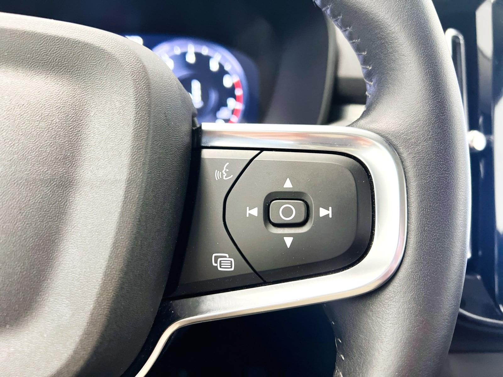 VOLVO XC40 BUSINESS PLUS T3 163CV AT8 29 