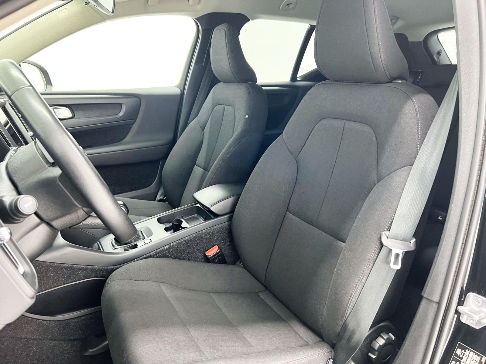 VOLVO XC40 T3 163CV 23 