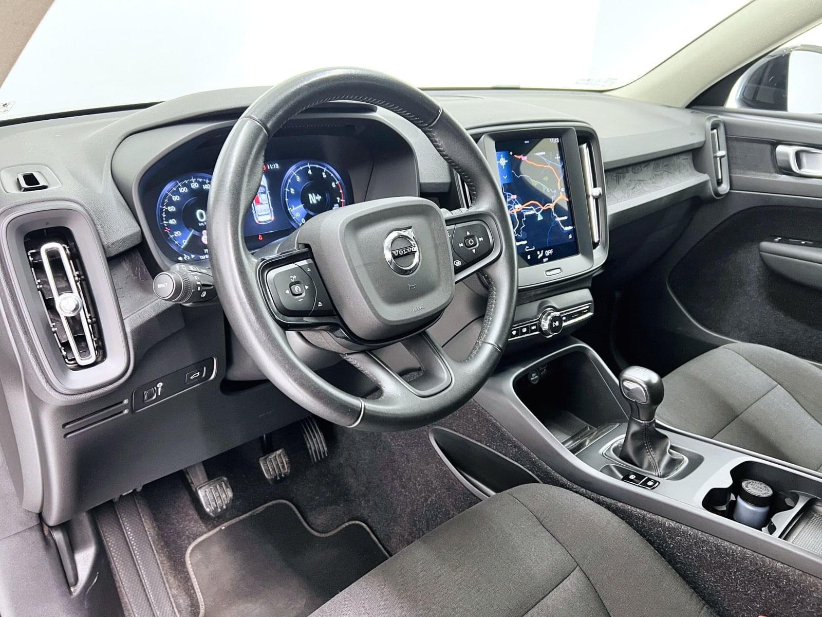 VOLVO XC40 T3 163CV 25 