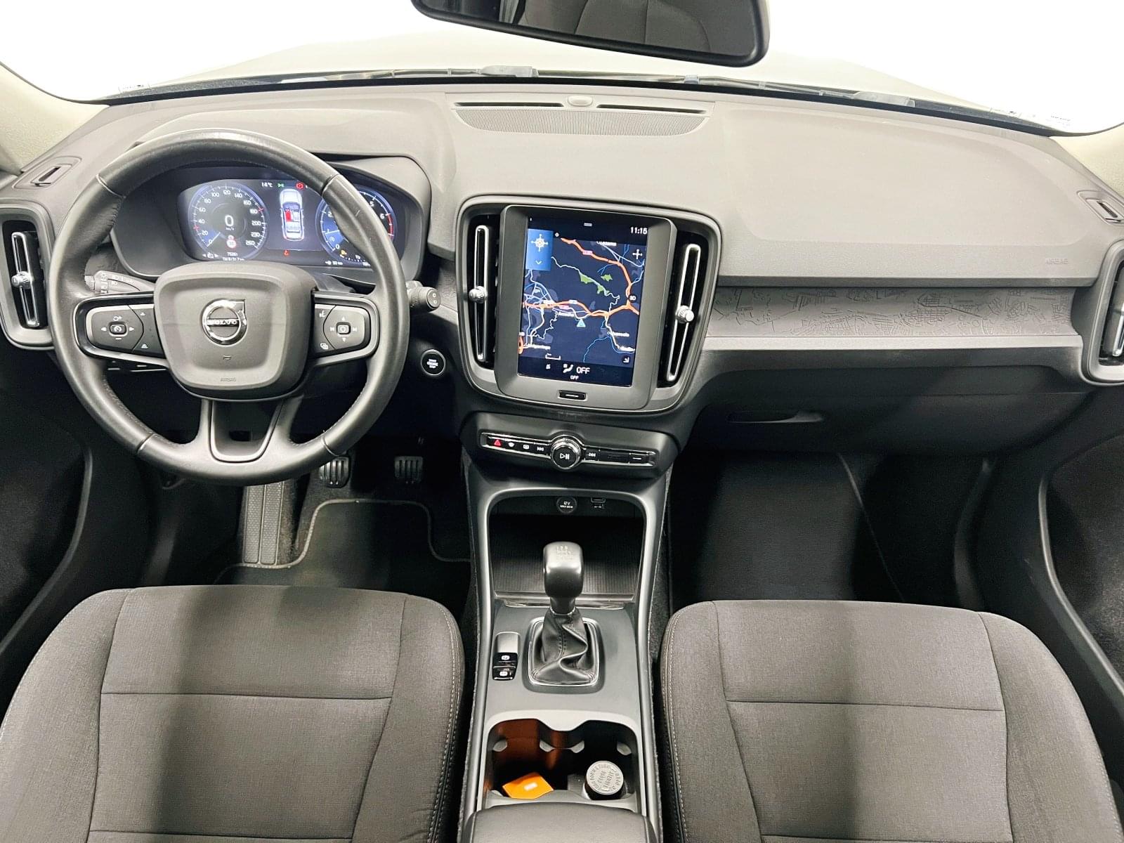 VOLVO XC40 T3 163CV 26 