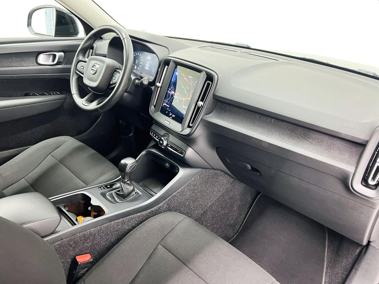 VOLVO XC40 T3 163CV 36 