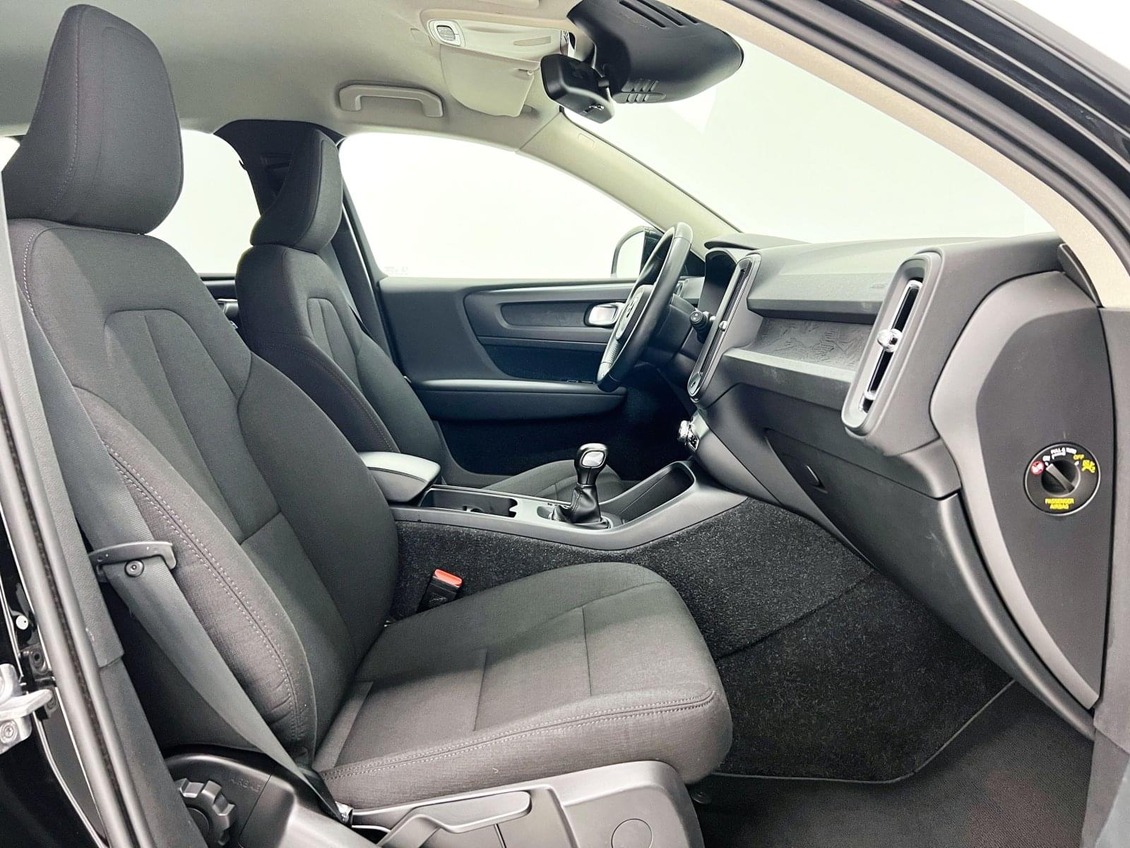 VOLVO XC40 T3 163CV 37 