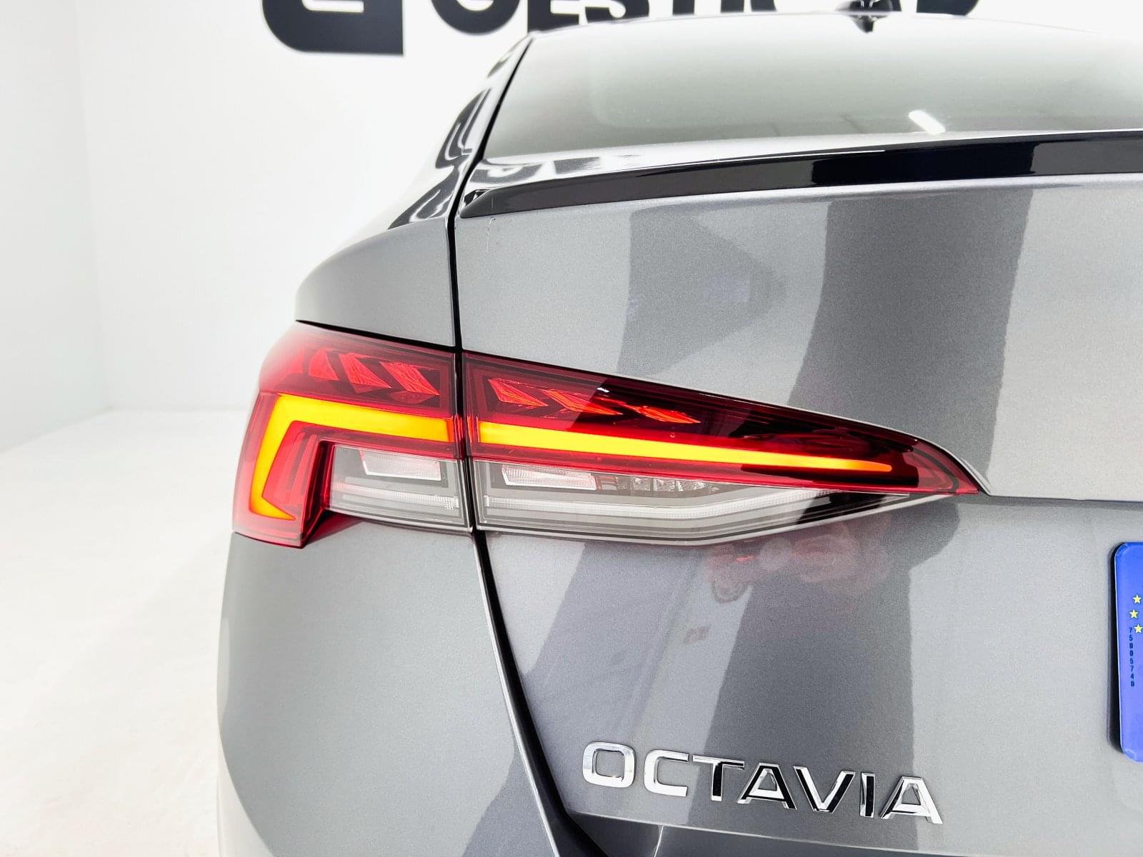 SKODA OCTAVIA 2.0TDI 150CV DSG SPORTLINE 11 