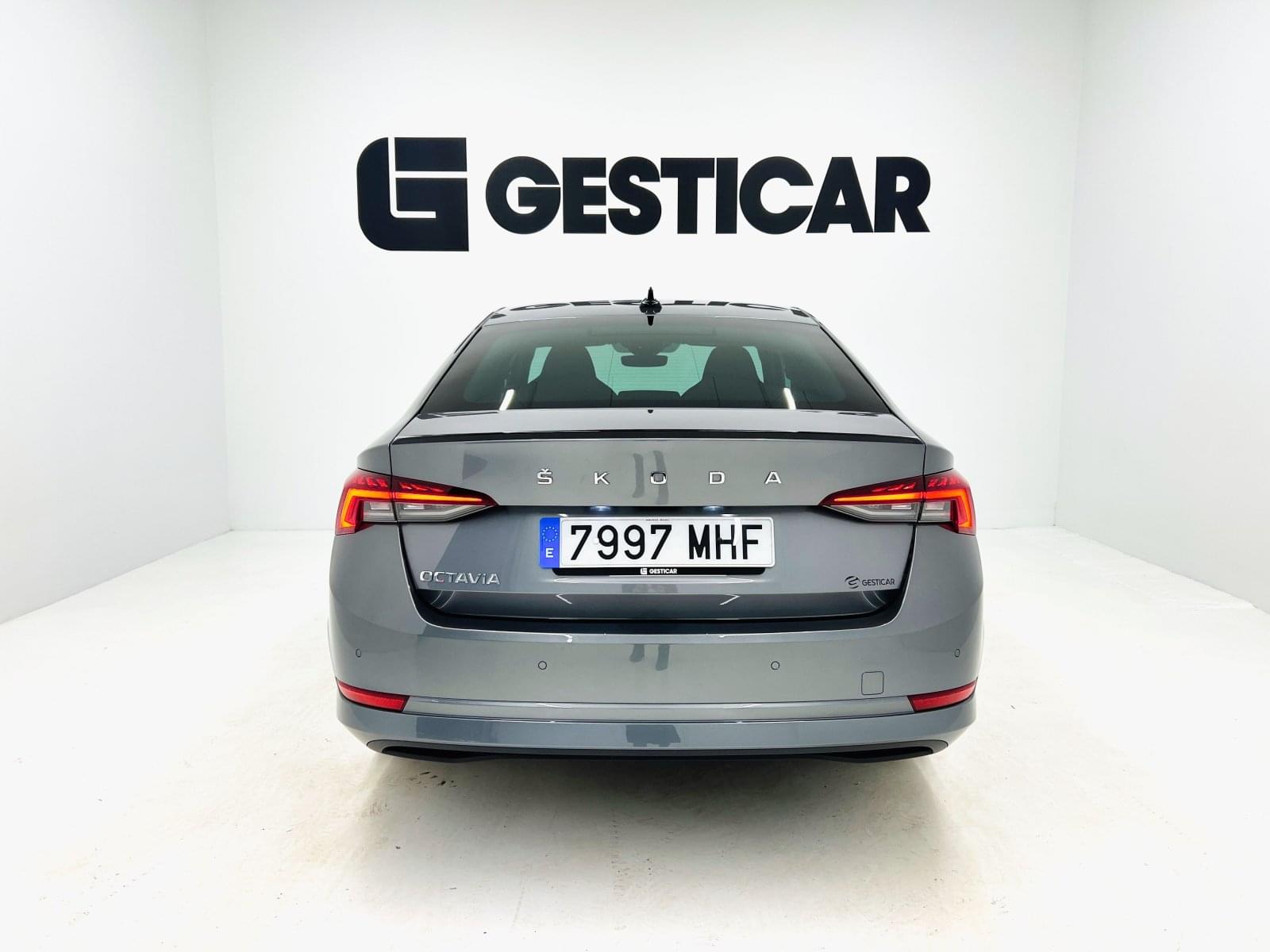 SKODA OCTAVIA 2.0TDI 150CV DSG SPORTLINE 12 