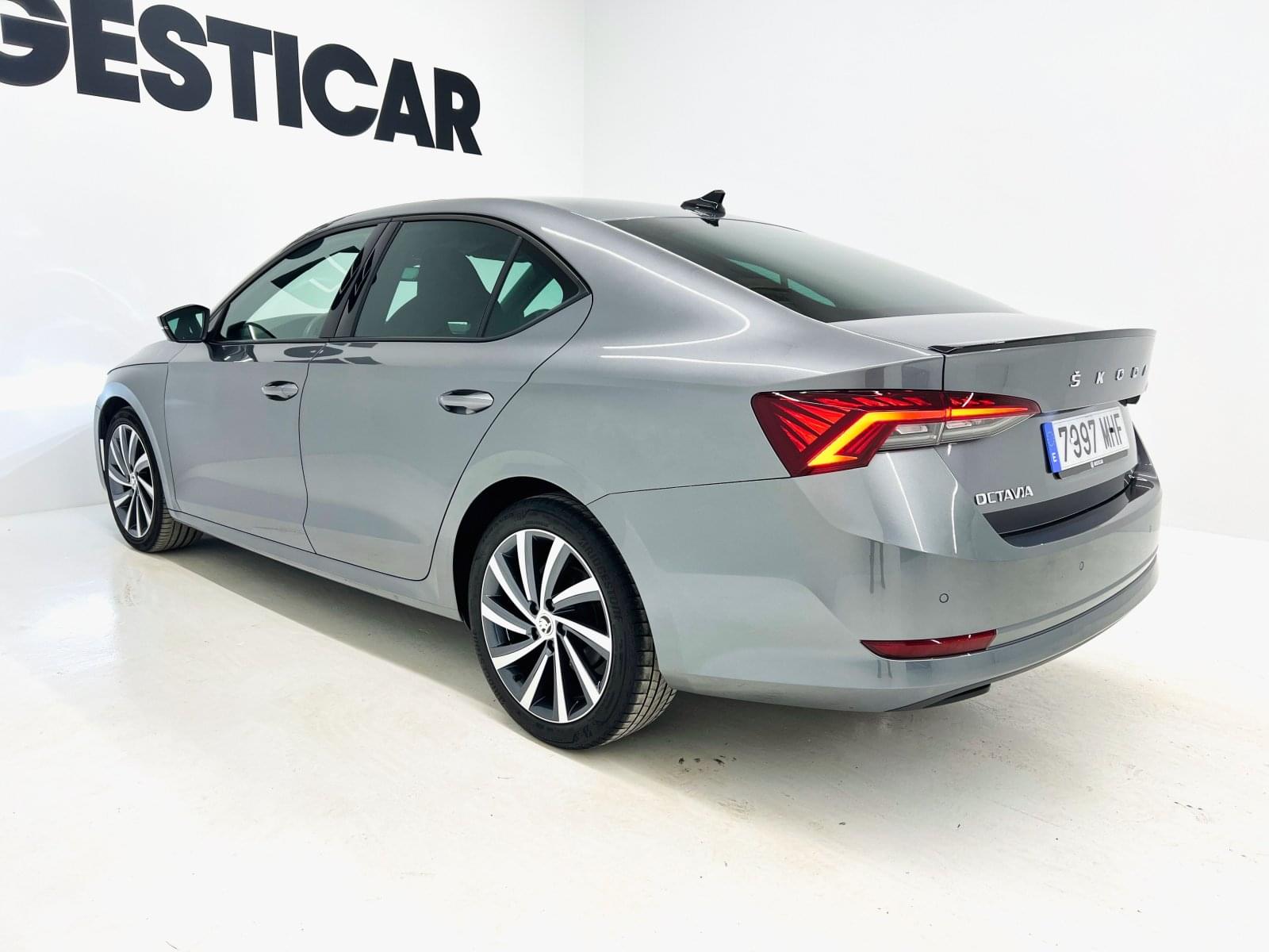 SKODA OCTAVIA 2.0TDI 150CV DSG SPORTLINE 10 