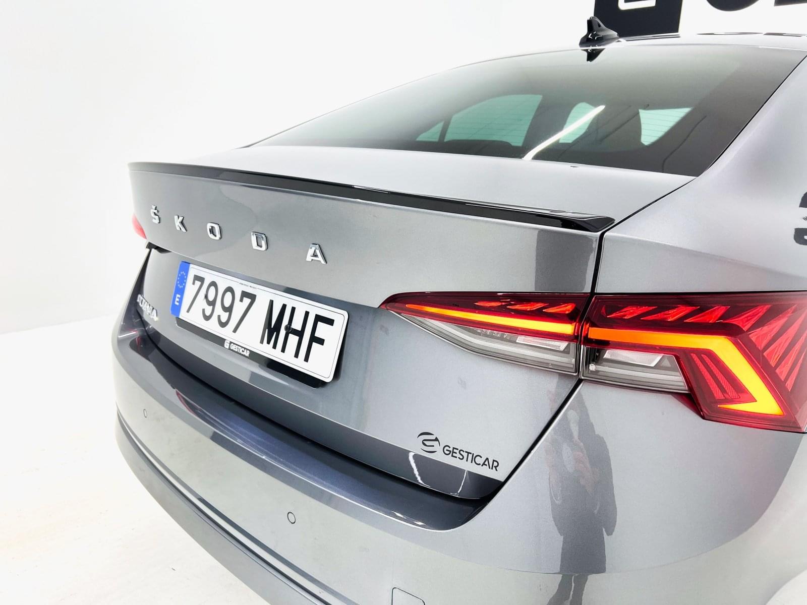 SKODA OCTAVIA 2.0TDI 150CV DSG SPORTLINE 16 