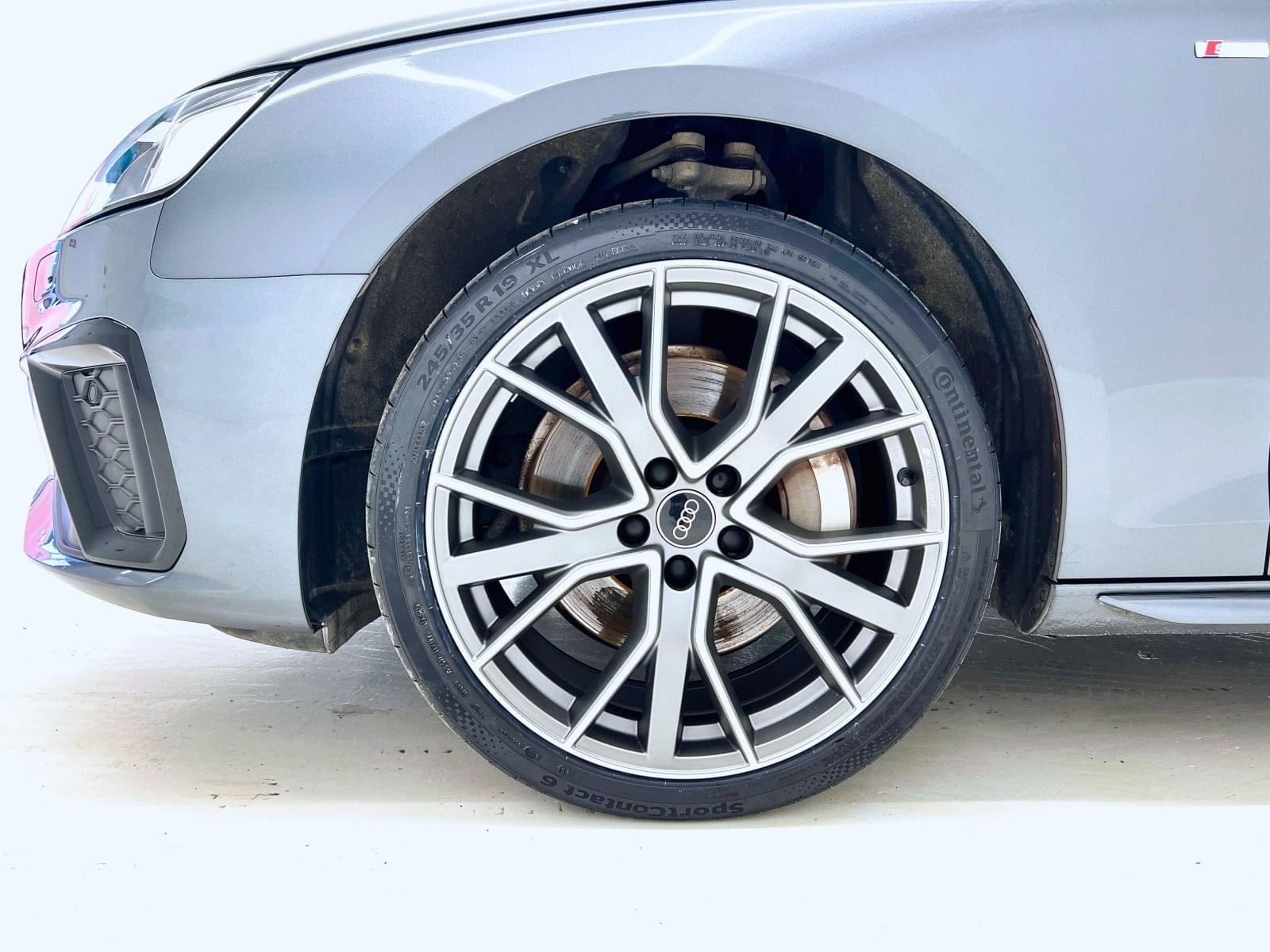 AUDI A4 AVANT BLACK LINE 45 TFSI 19 