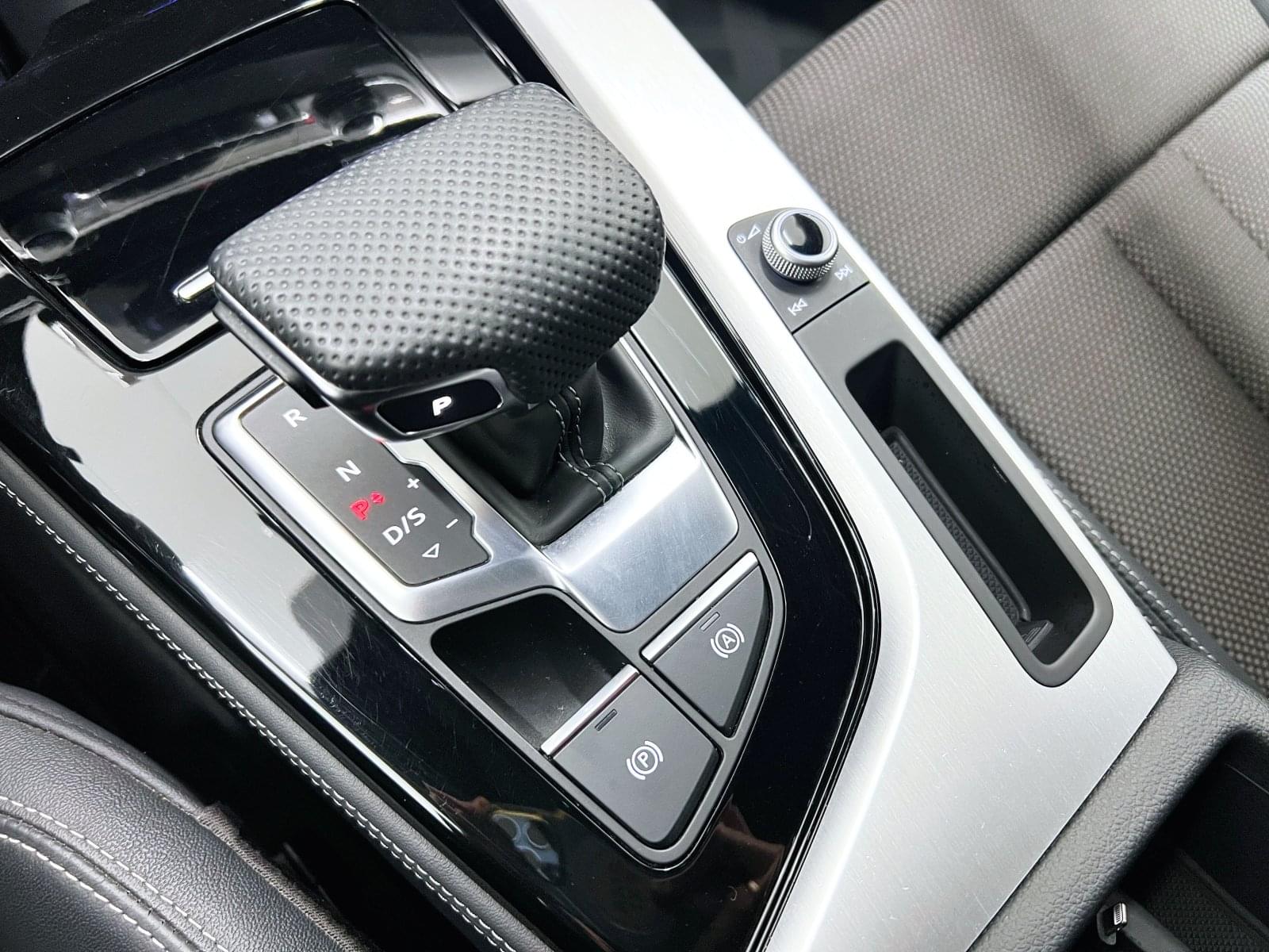 AUDI A4 AVANT BLACK LINE 45 TFSI 36 