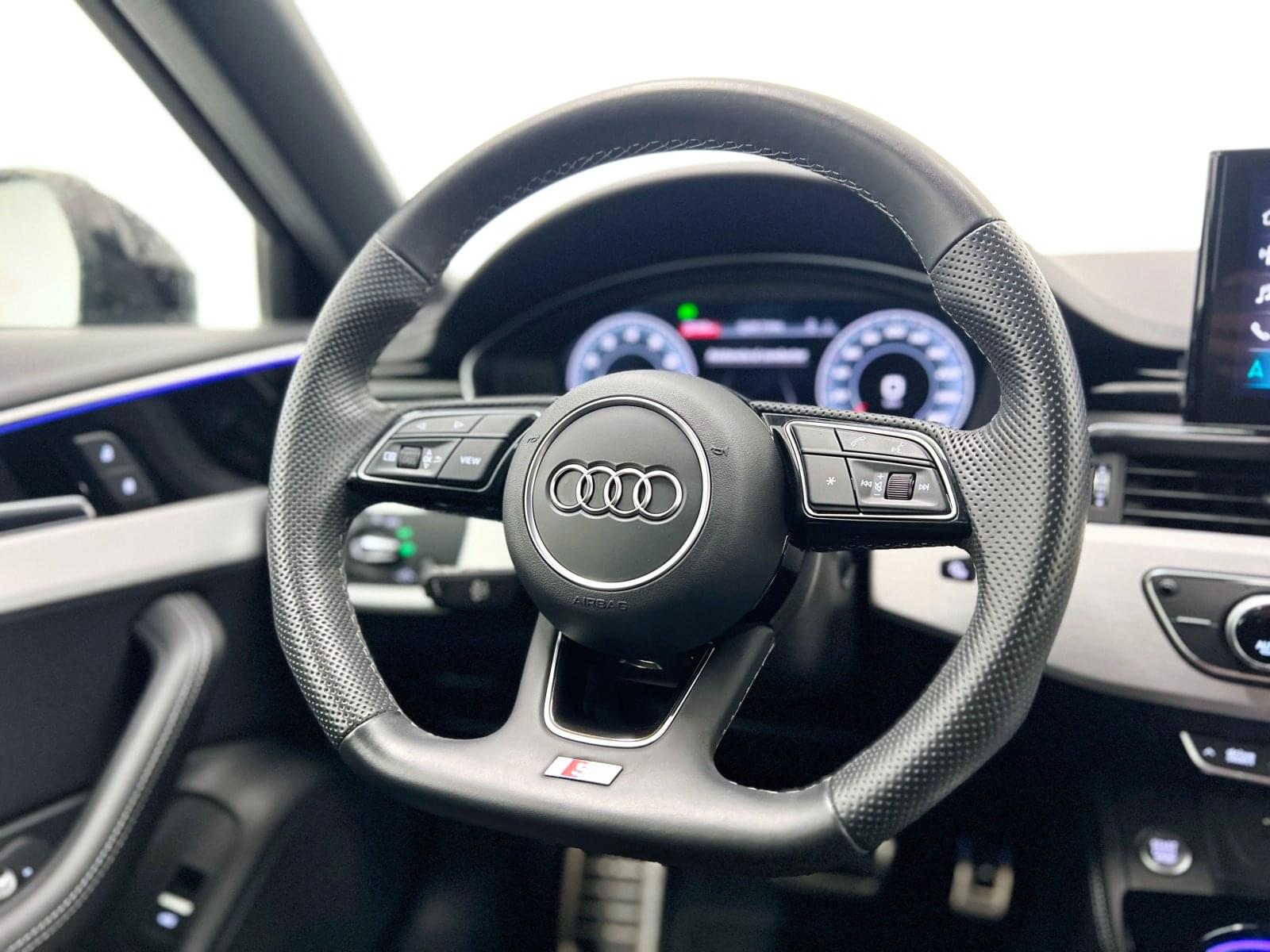 AUDI A4 AVANT BLACK LINE 45 TFSI 26 