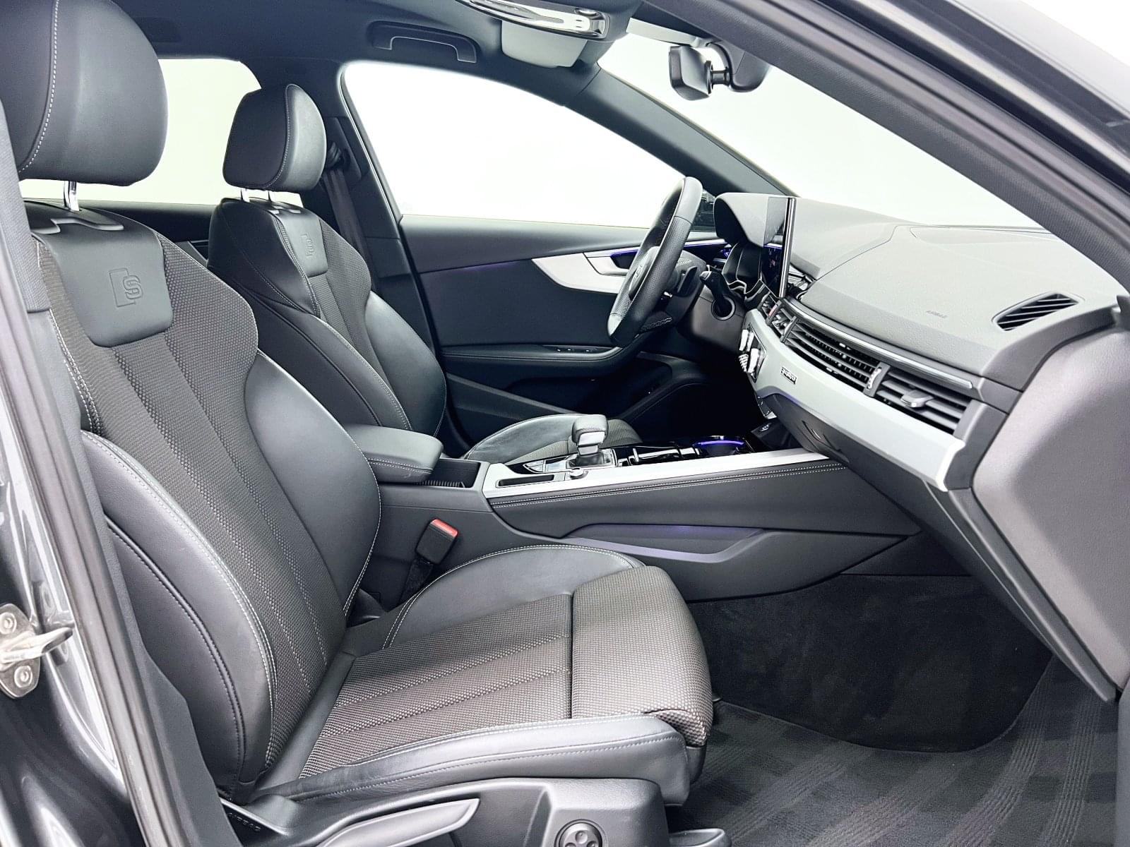 AUDI A4 AVANT BLACK LINE 45 TFSI 38 