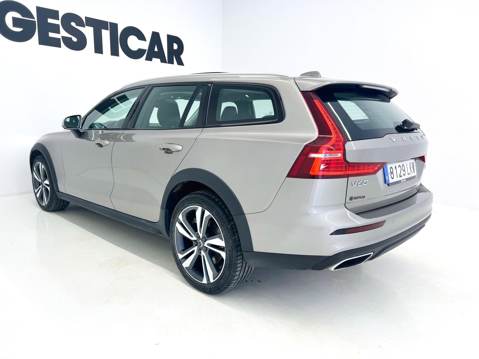 VOLVO V60 CROSS COUNTRY 2.0 B5 AWD CROSS COUNTRY PRO AUTO 11 