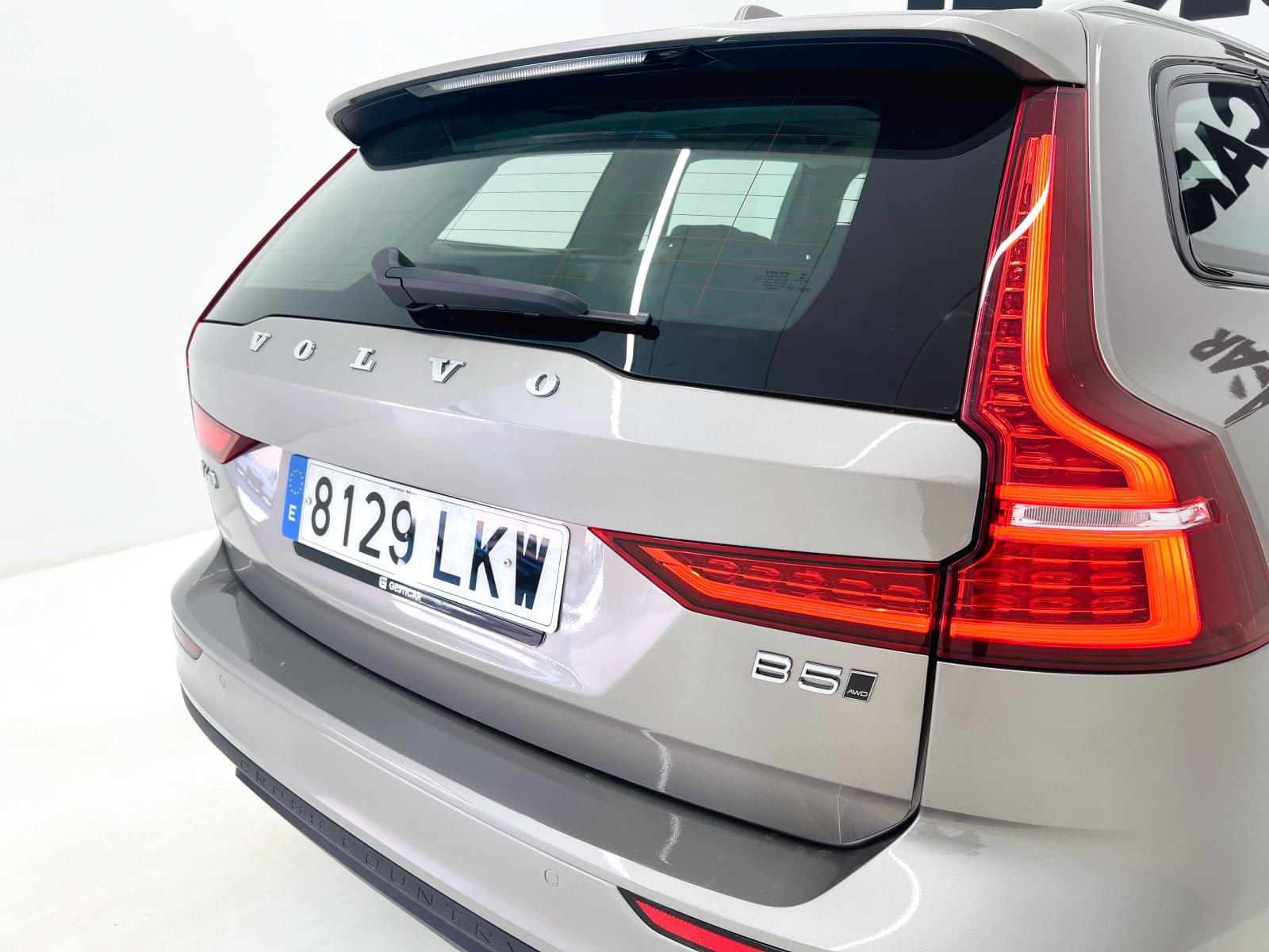 VOLVO V60 CROSS COUNTRY 2.0 B5 AWD CROSS COUNTRY PRO AUTO 18 