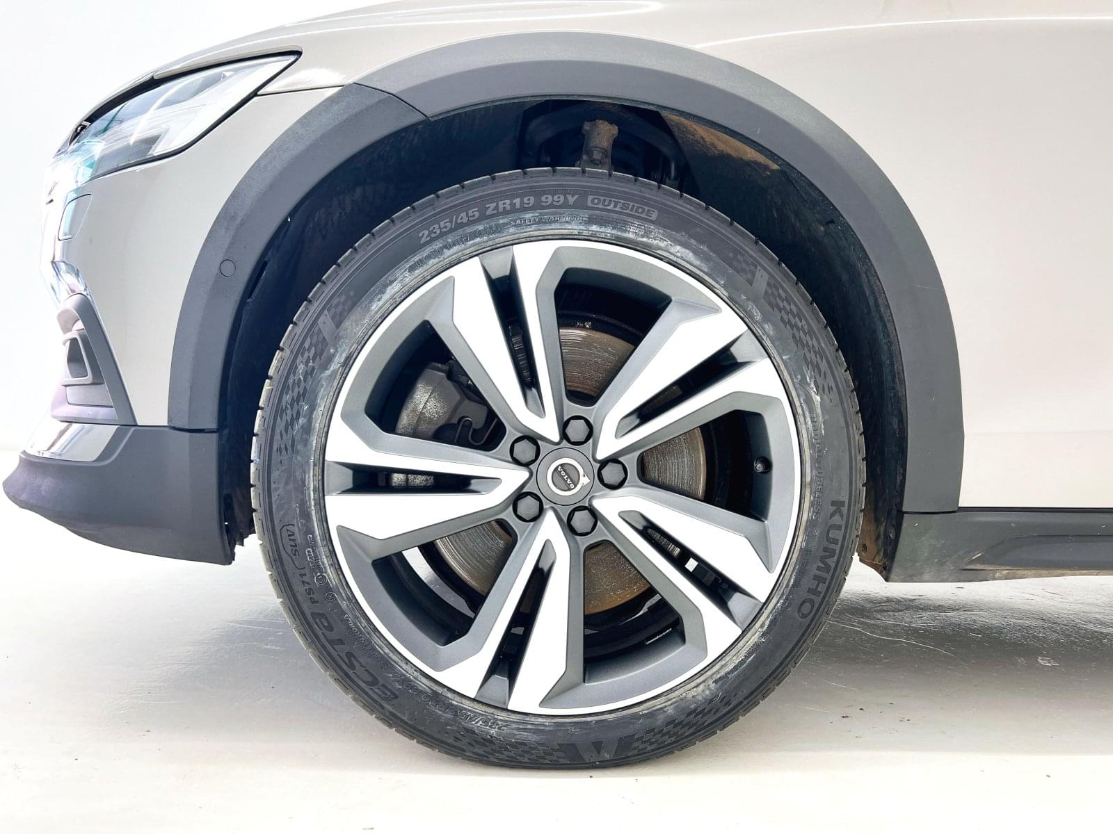 VOLVO V60 CROSS COUNTRY 2.0 B5 AWD CROSS COUNTRY PRO AUTO 22 