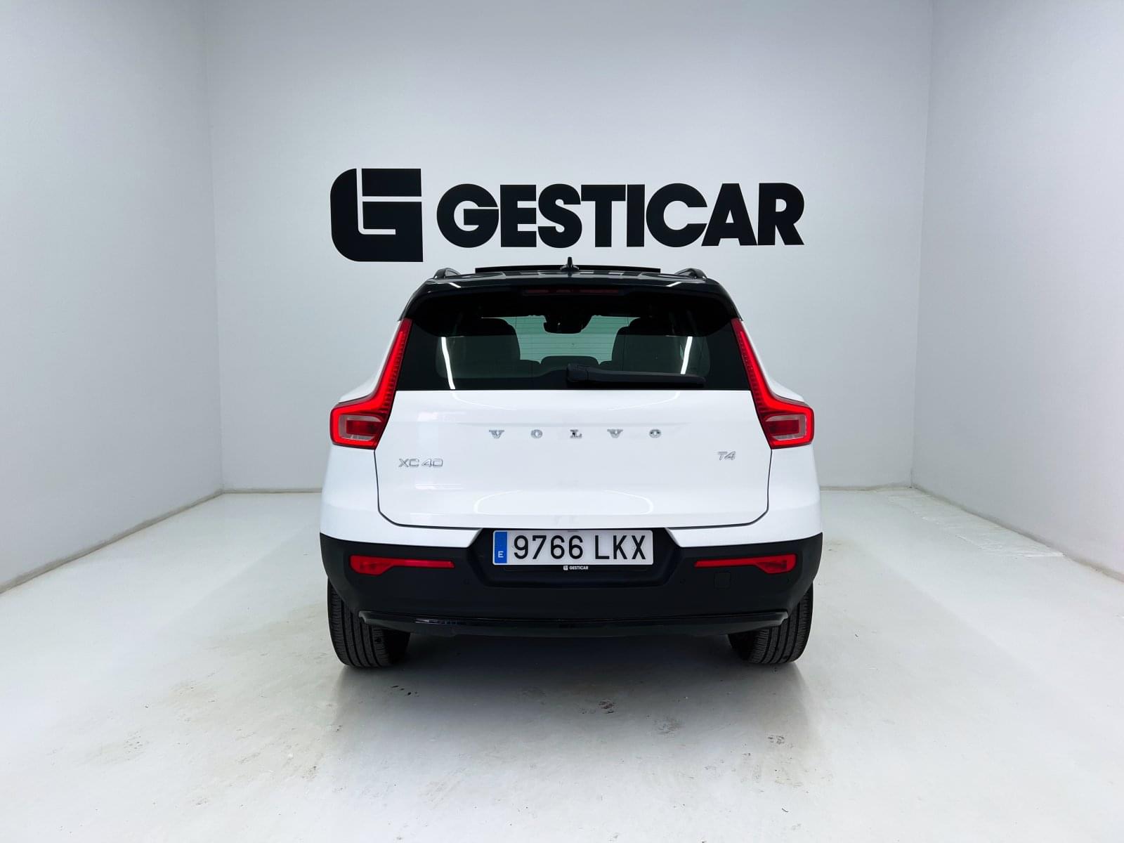 VOLVO XC40 1.5 T4 TWIN RECHARGE R-DESIGN AUTO 14 