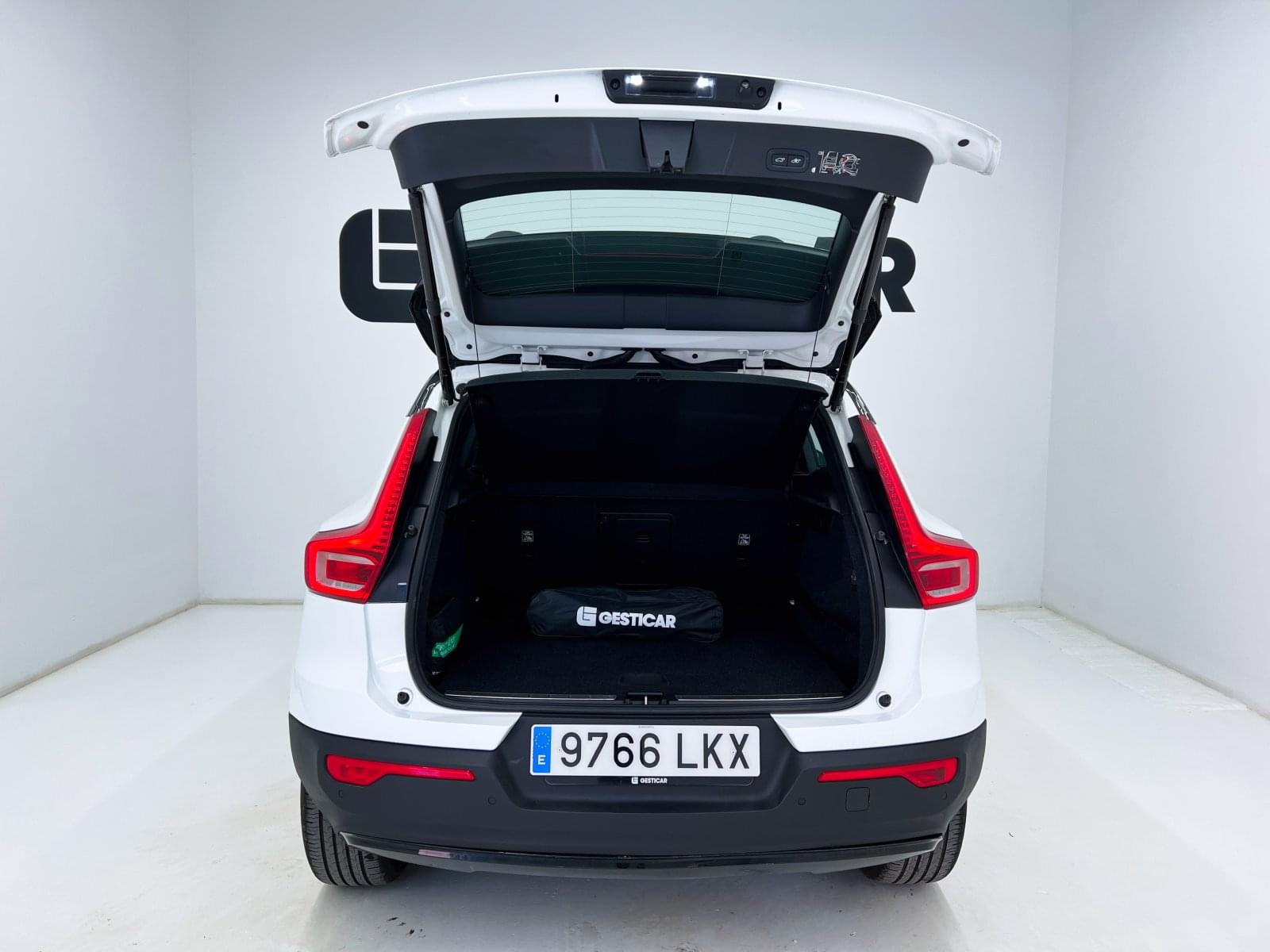 VOLVO XC40 1.5 T4 TWIN RECHARGE R-DESIGN AUTO 15 