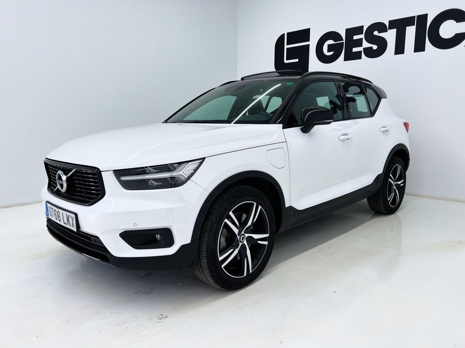 VOLVO XC40 1.5 T4 TWIN RECHARGE R-DESIGN AUTO 8 