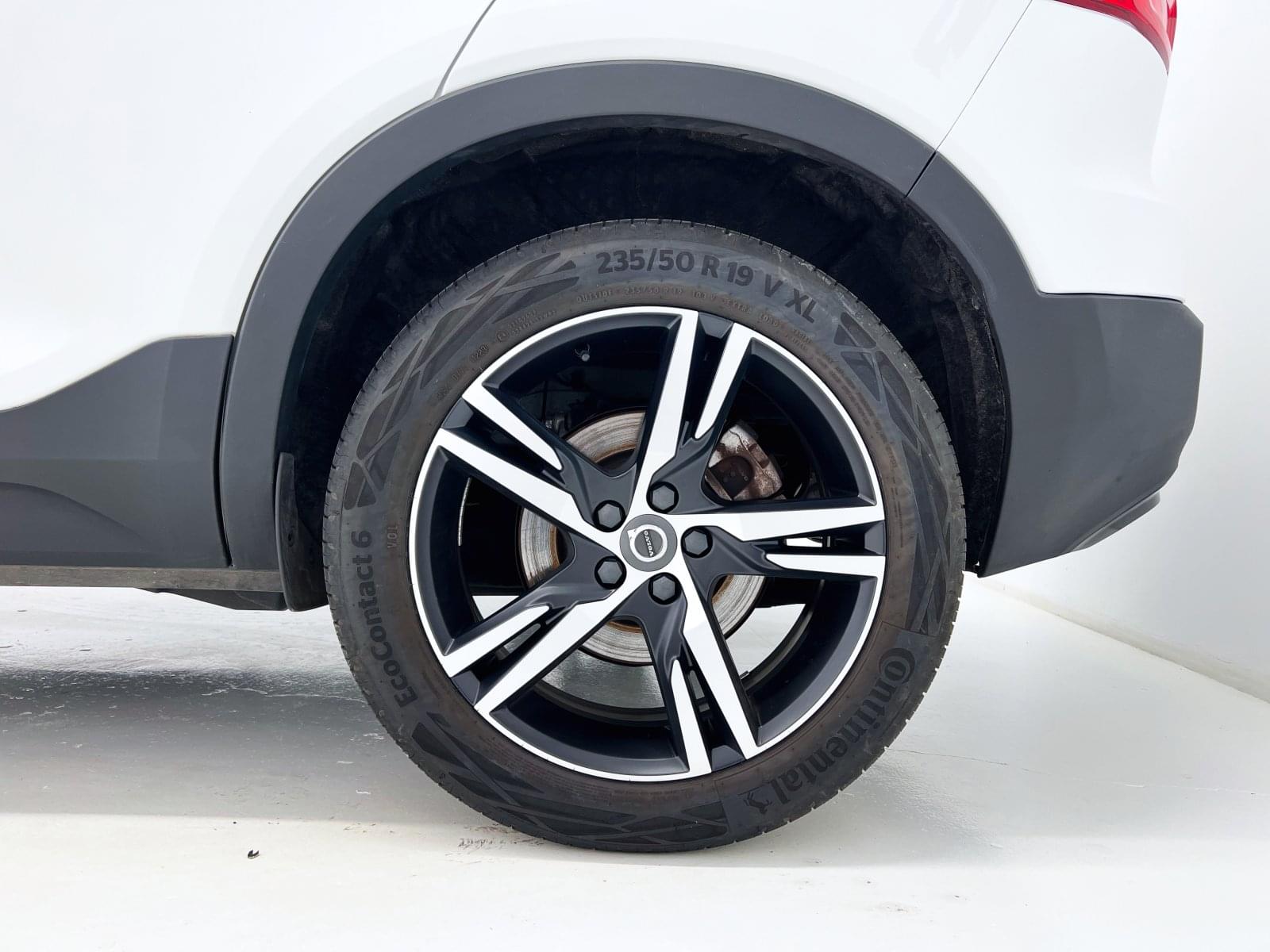 VOLVO XC40 1.5 T4 TWIN RECHARGE R-DESIGN AUTO 25 