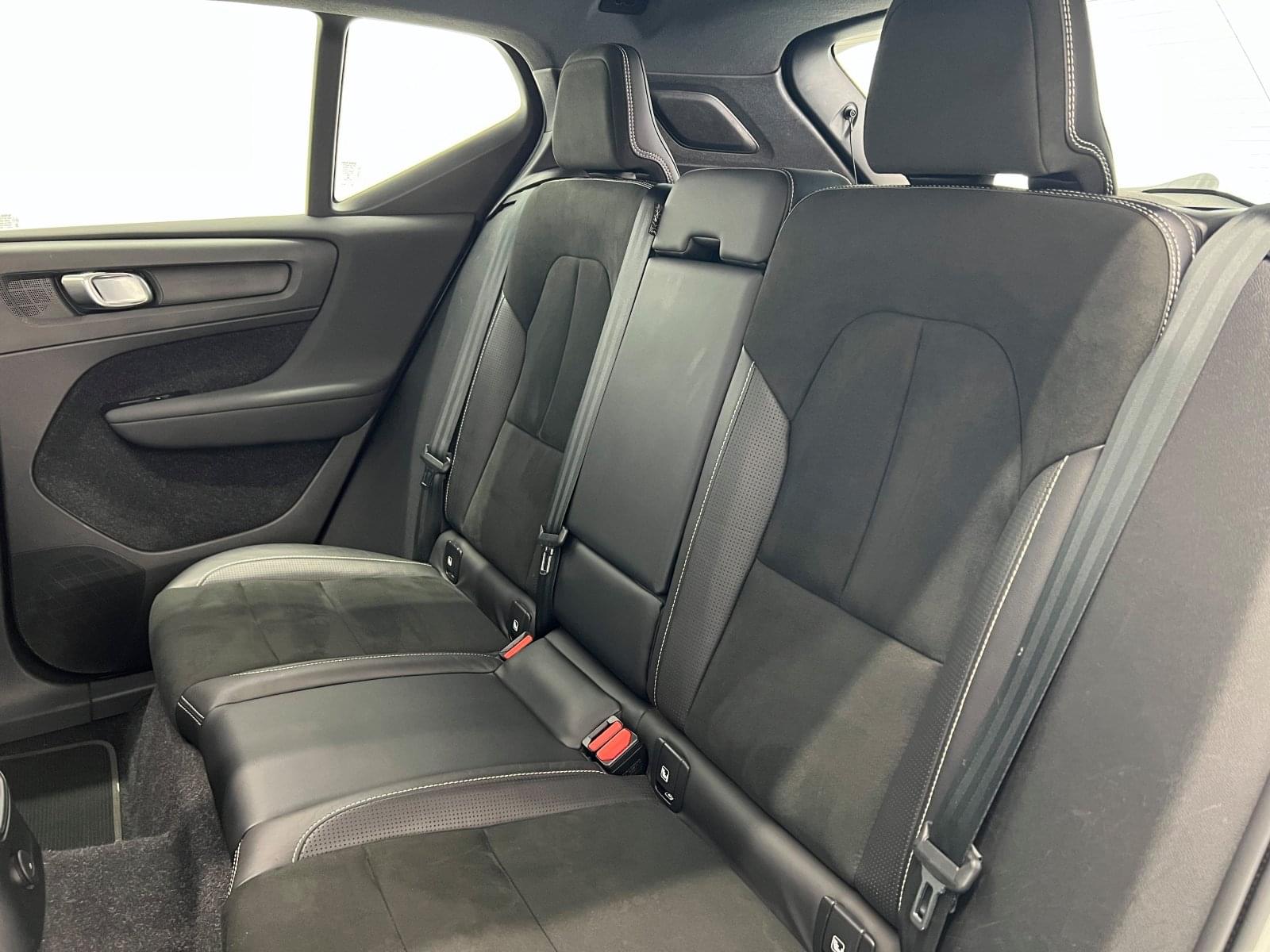 VOLVO XC40 1.5 T4 TWIN RECHARGE R-DESIGN AUTO 47 
