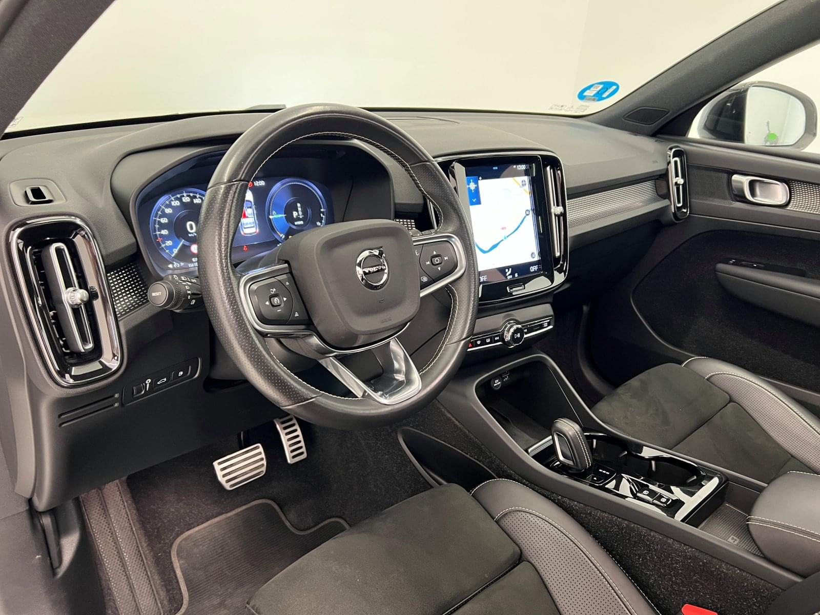 VOLVO XC40 1.5 T4 TWIN RECHARGE R-DESIGN AUTO 30 