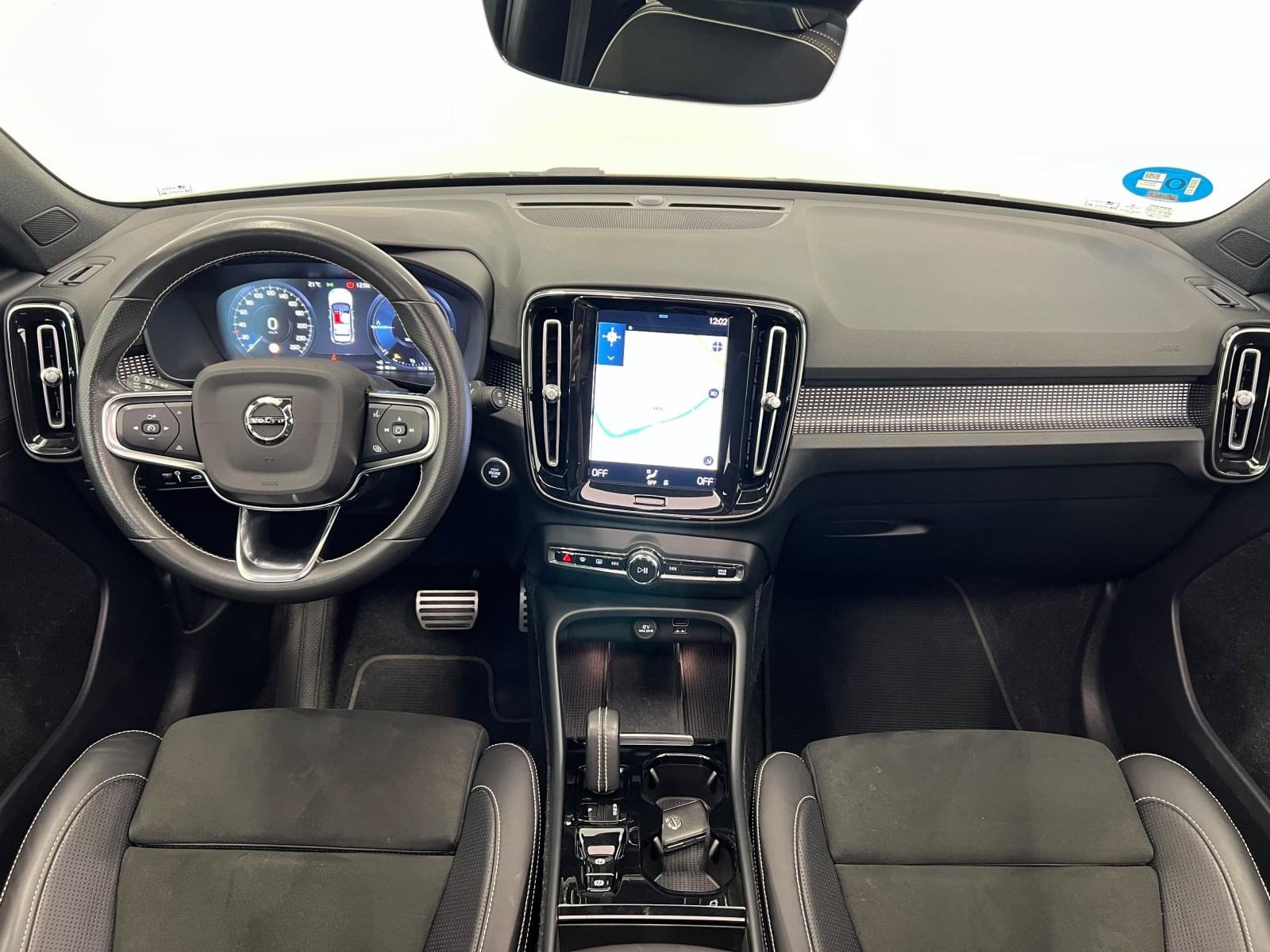 VOLVO XC40 1.5 T4 TWIN RECHARGE R-DESIGN AUTO 31 