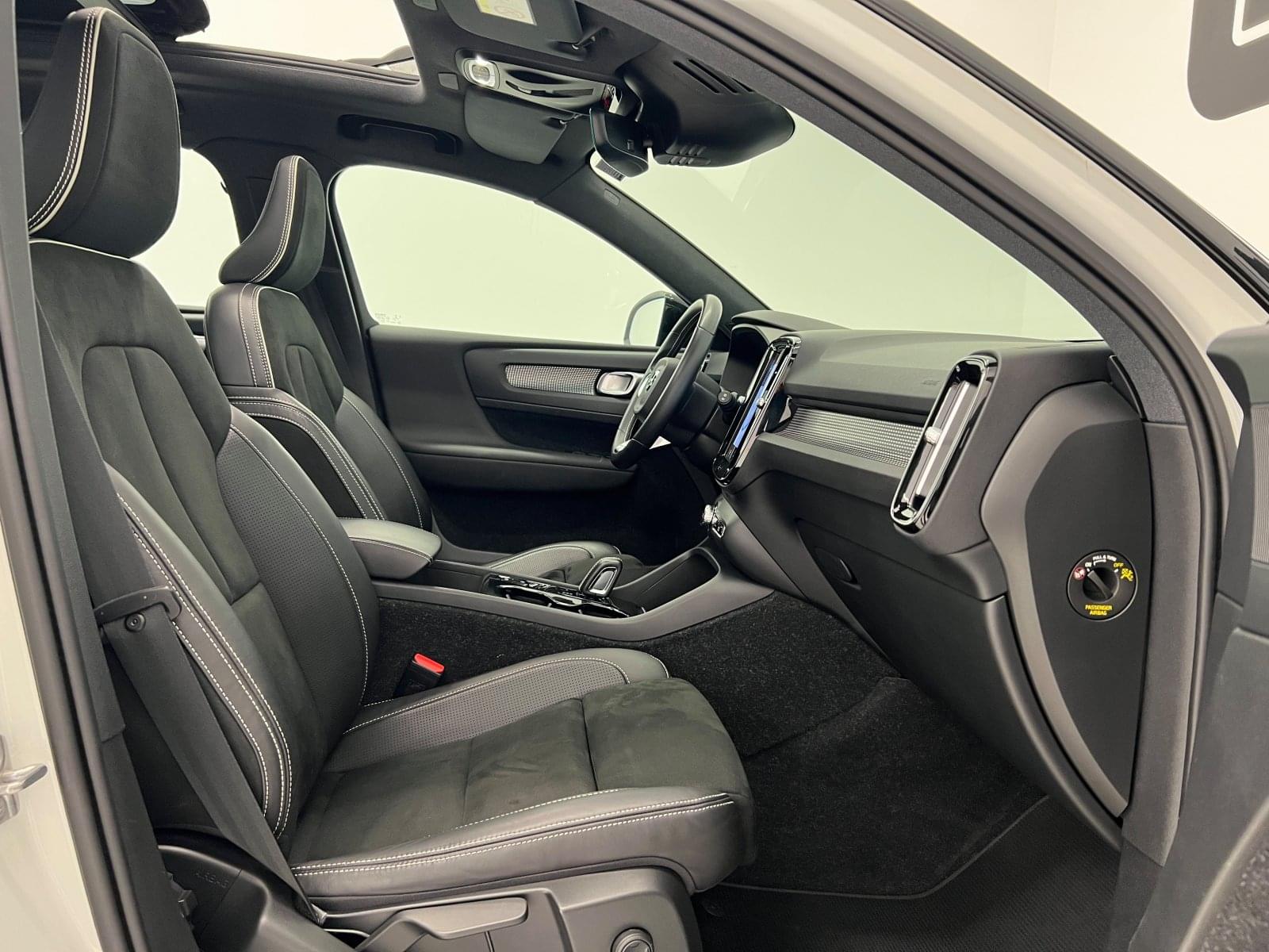 VOLVO XC40 1.5 T4 TWIN RECHARGE R-DESIGN AUTO 42 
