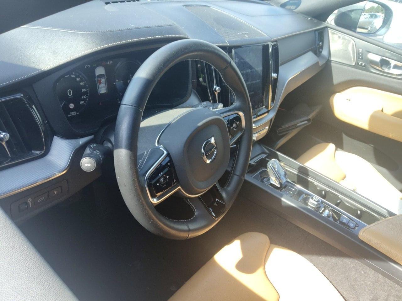 VOLVO XC60 2.0 T8 AWD INSCRIPTION AUTO 8 