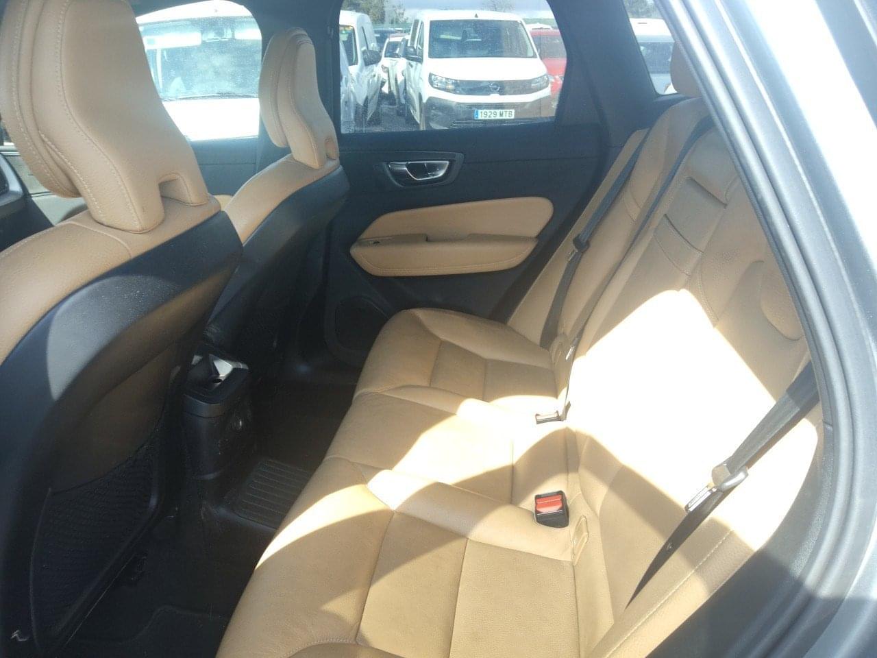 VOLVO XC60 2.0 T8 AWD INSCRIPTION AUTO 10 