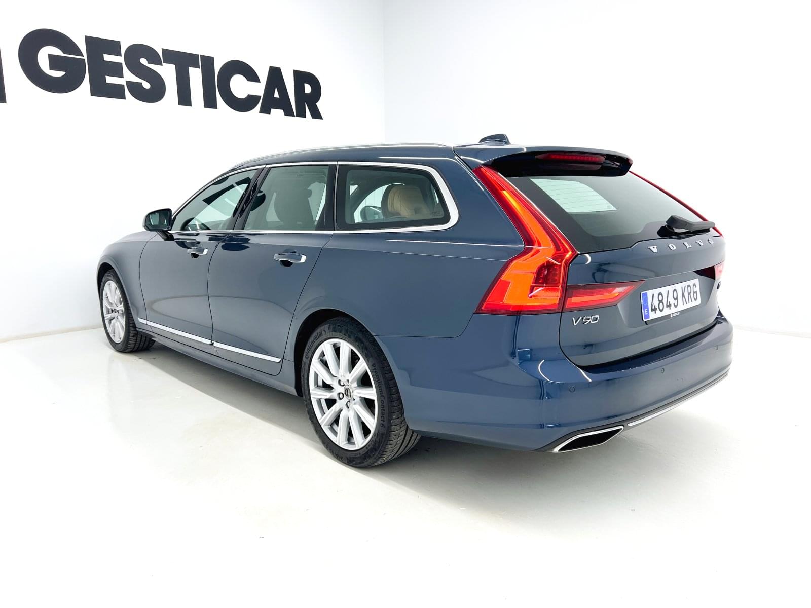 VOLVO V90 FAMILIAR INSCRIPCTION 2.0 150 CV D3 MT6 10 