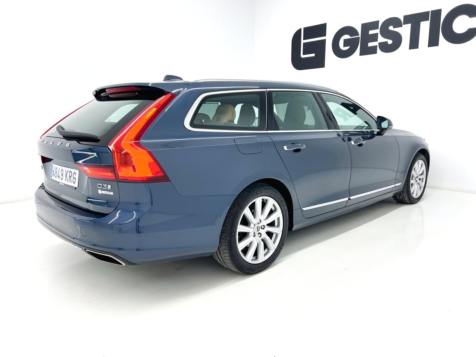 VOLVO V90 FAMILIAR INSCRIPCTION 2.0 150 CV D3 MT6 18 