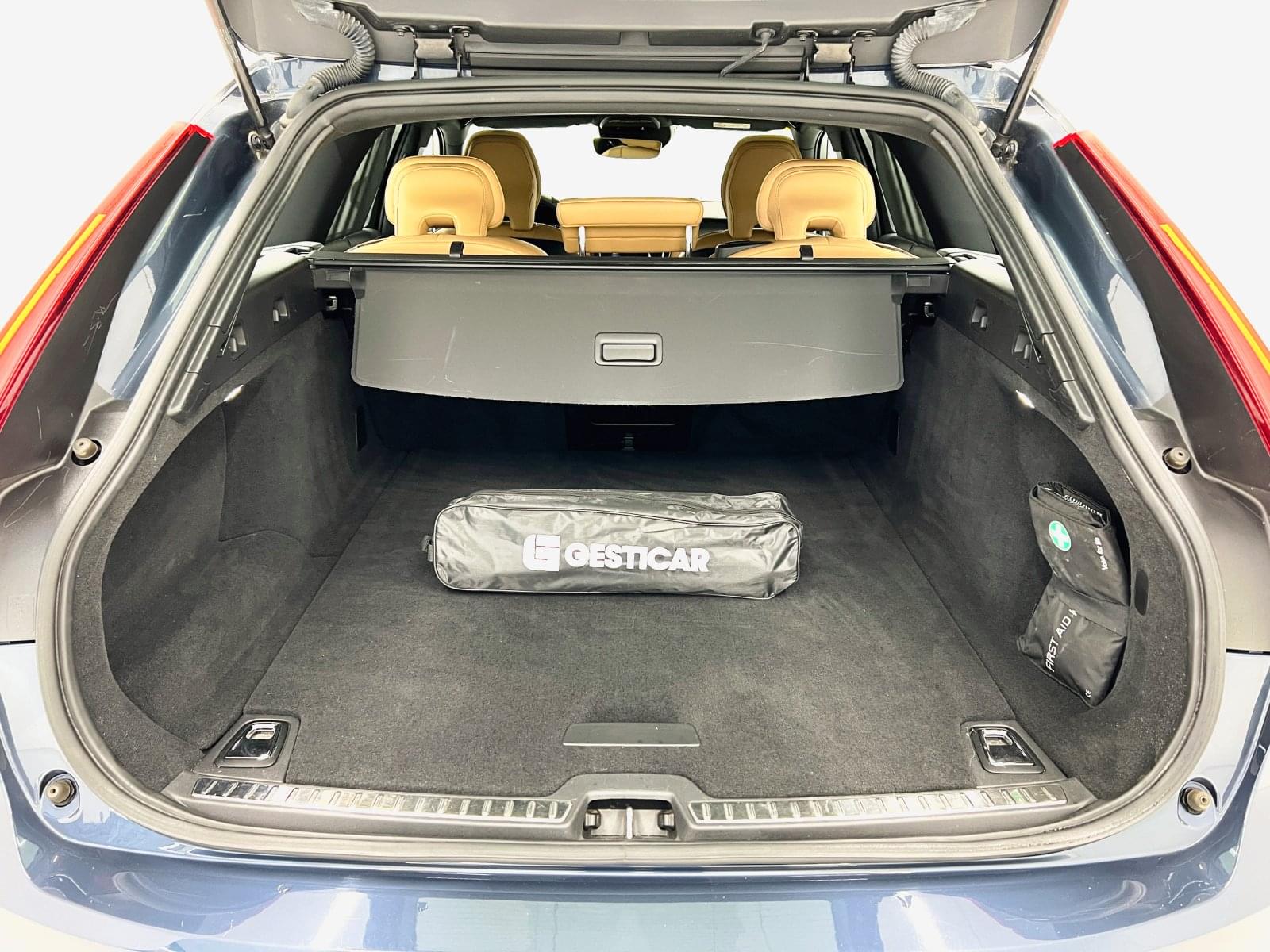 VOLVO V90 FAMILIAR INSCRIPCTION 2.0 150 CV D3 MT6 14 