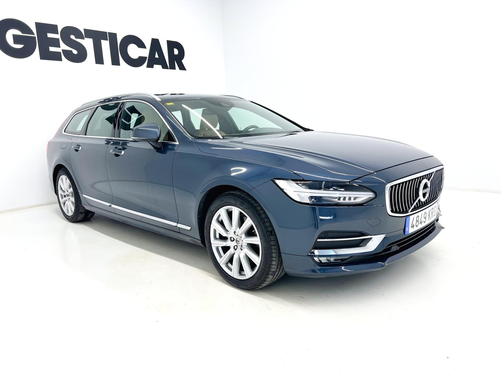 VOLVO V90 FAMILIAR INSCRIPCTION 2.0 150 CV D3 MT6 3 