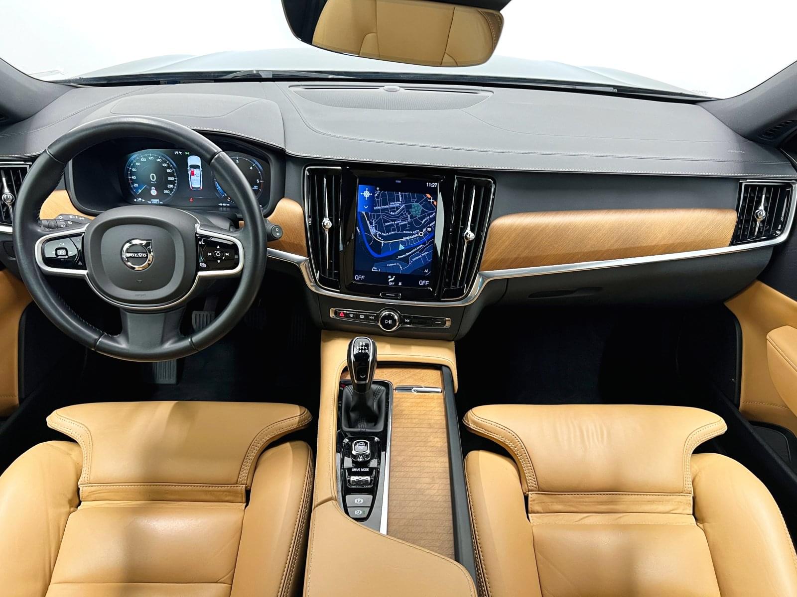 VOLVO V90 FAMILIAR INSCRIPCTION 2.0 150 CV D3 MT6 26 