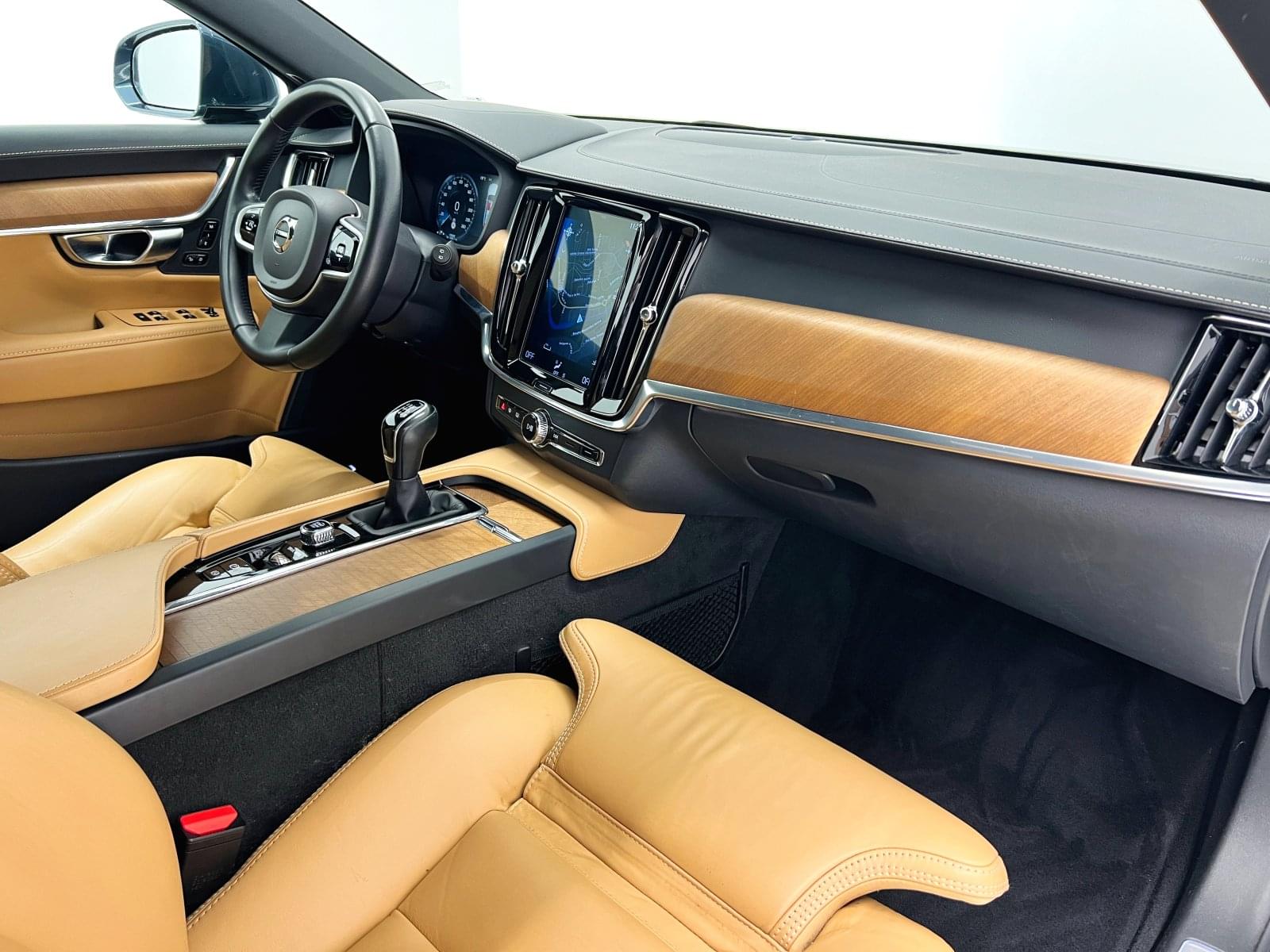 VOLVO V90 FAMILIAR INSCRIPCTION 2.0 150 CV D3 MT6 36 