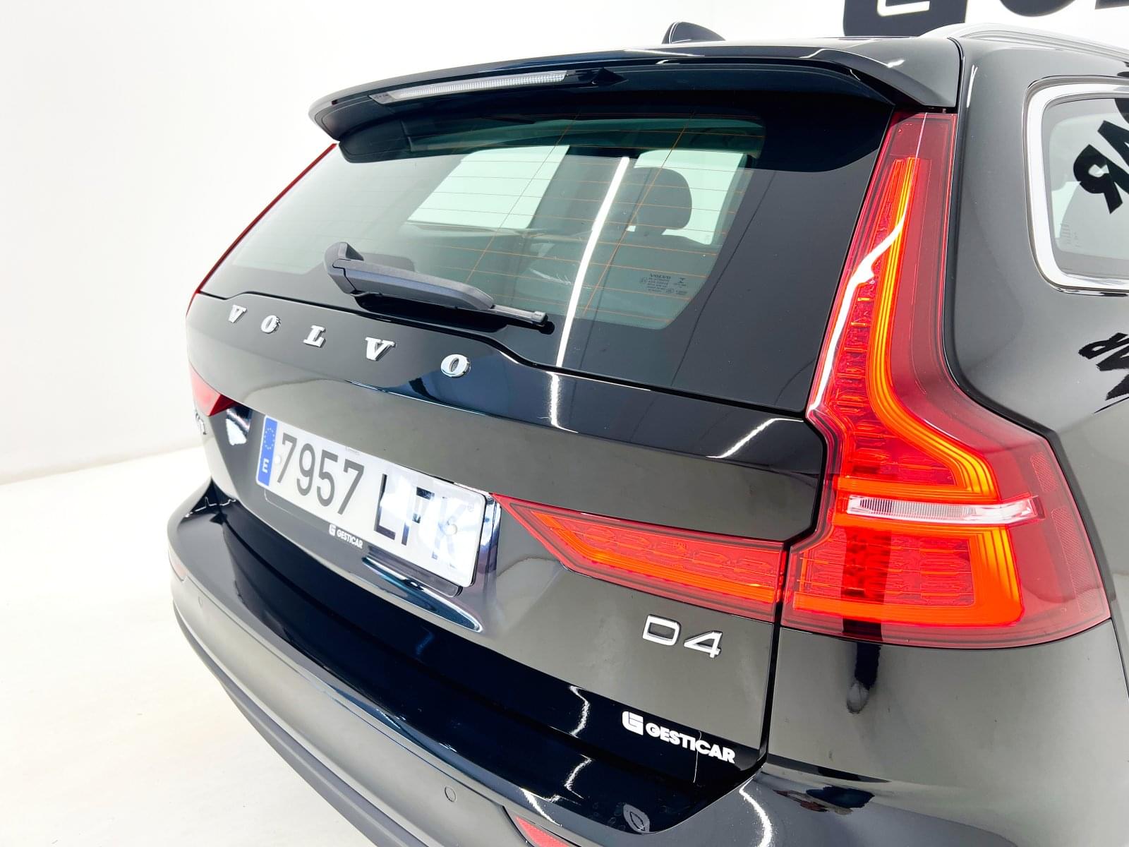 VOLVO V60 FAMILIAR 2.0 D 4 BUSINESS PLUS AUTO 15 
