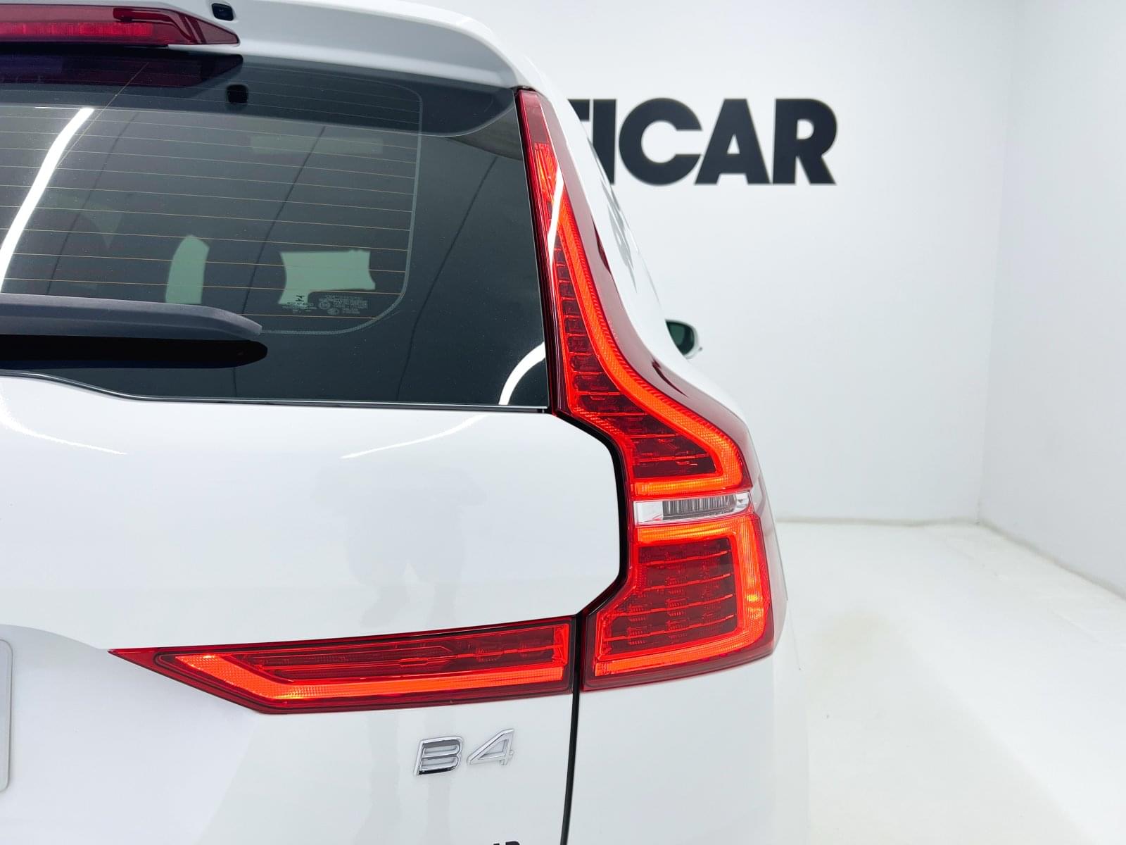 VOLVO XC60 2.0 B4 D INSCRIPTION AUTO 19 