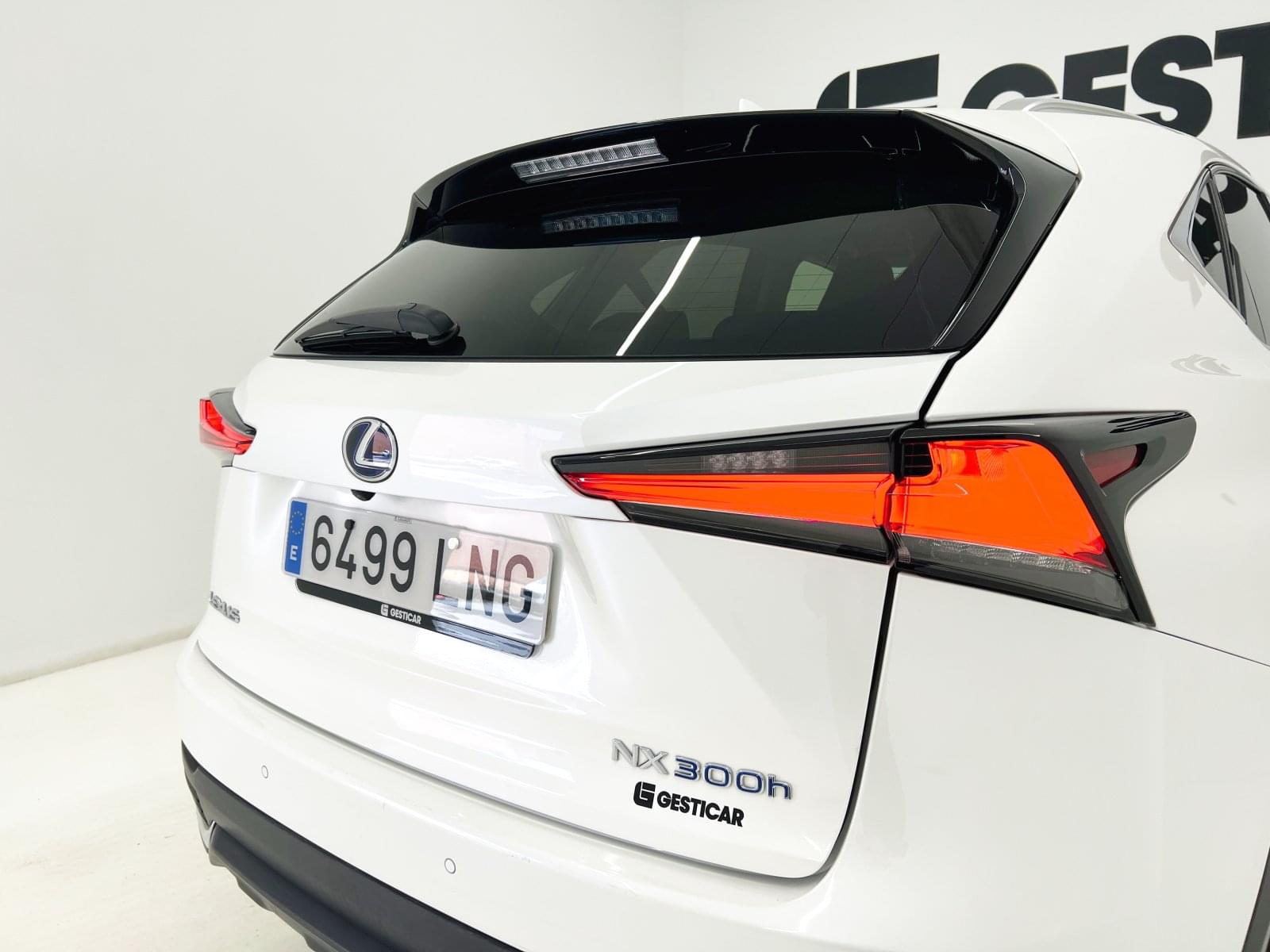 LEXUS NX 2.5 300H PREMIUM 2WD 16 
