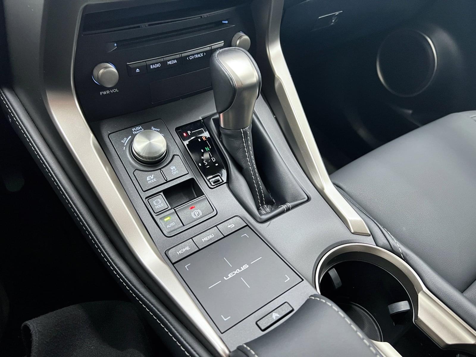 LEXUS NX 2.5 300H PREMIUM 2WD 37 