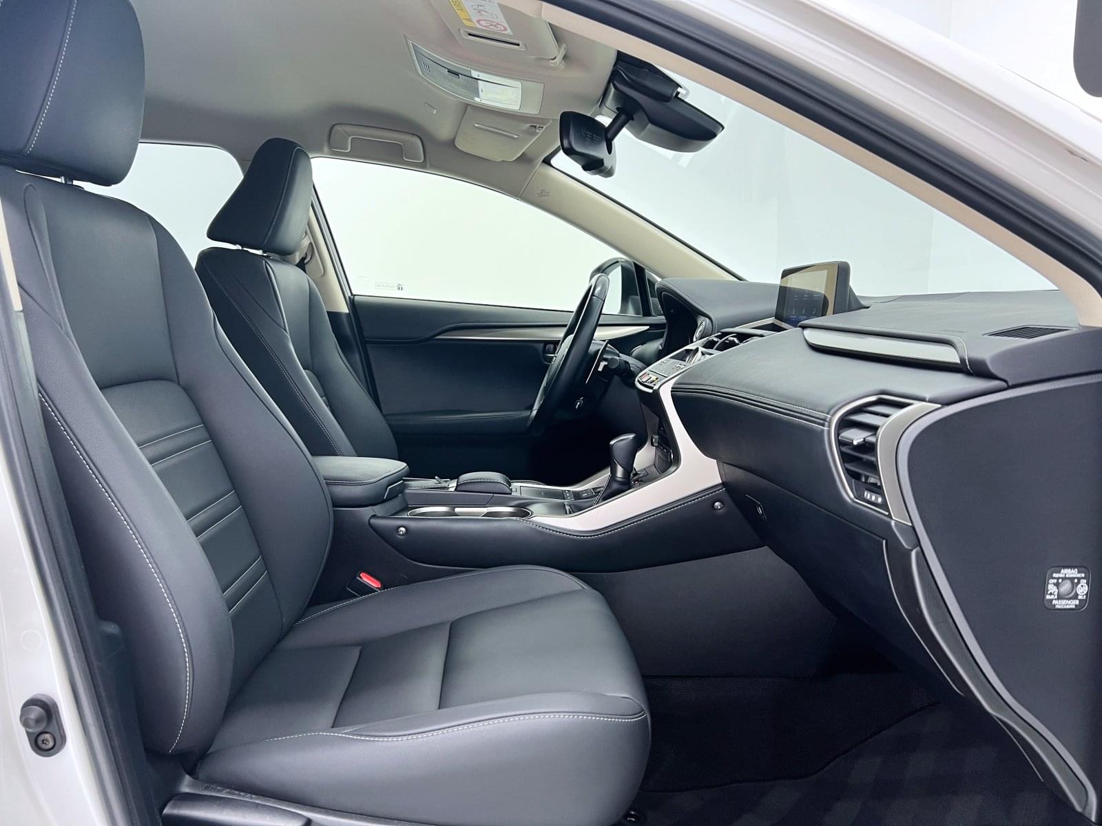 LEXUS NX 2.5 300H PREMIUM 2WD 39 