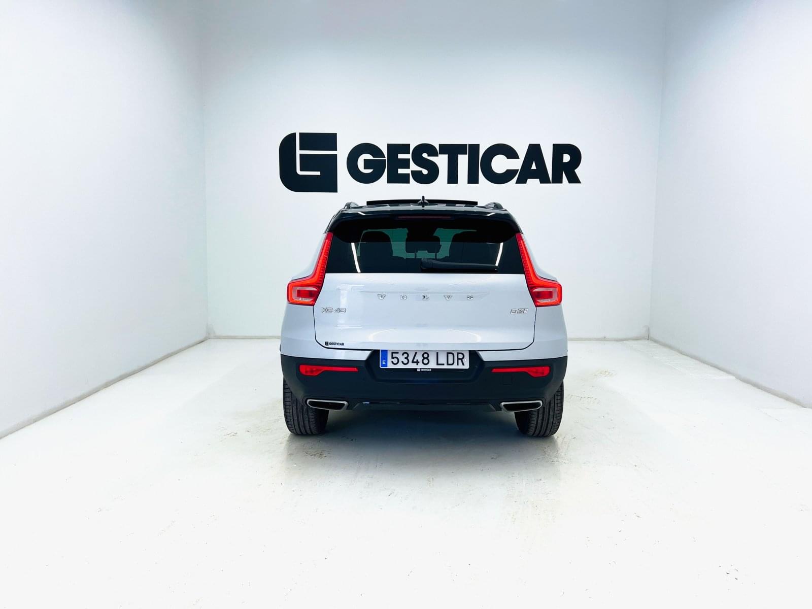 VOLVO XC40 R Design D3 150CV AT8 15 